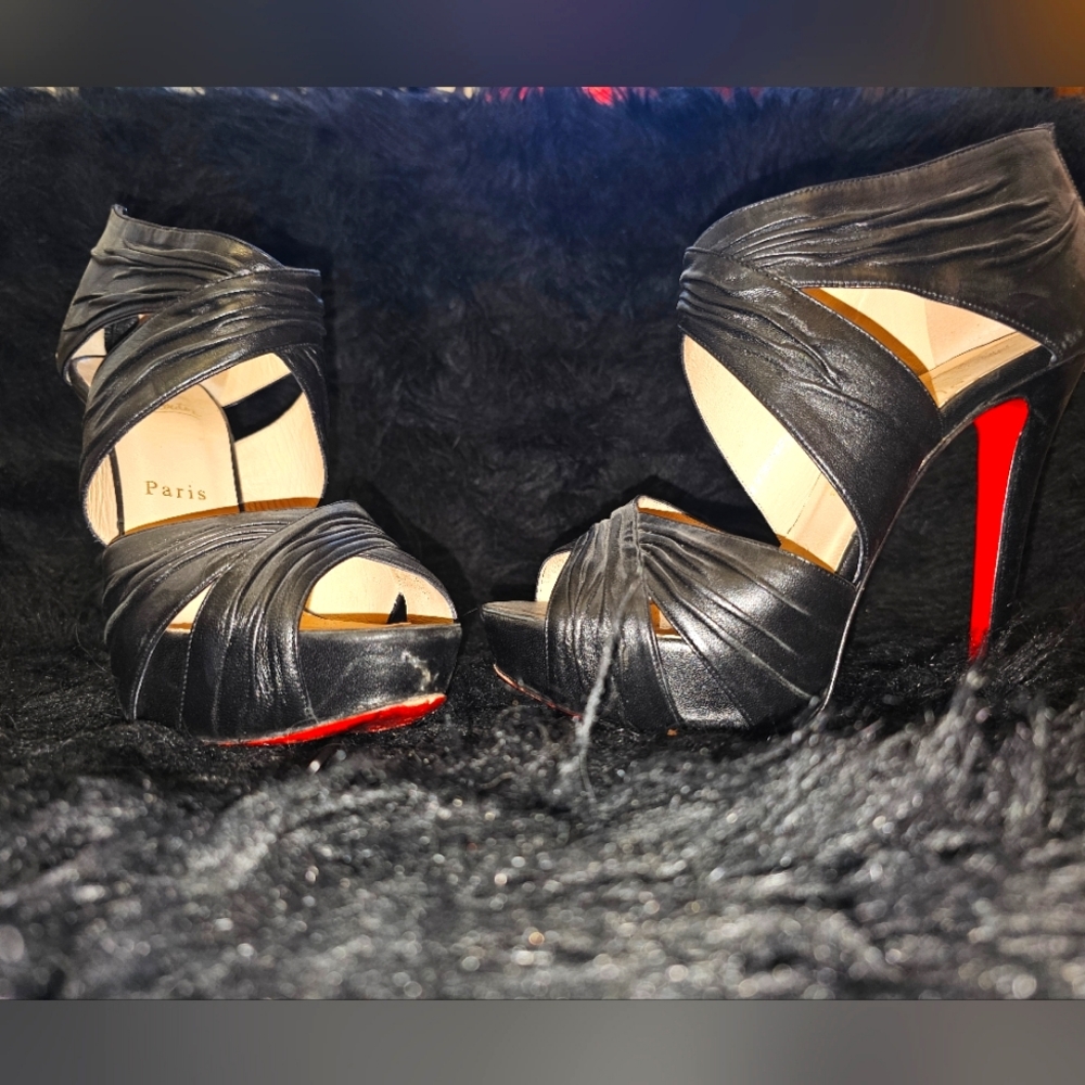 Louboutin Wrap Heels SIZE 37 (7)
